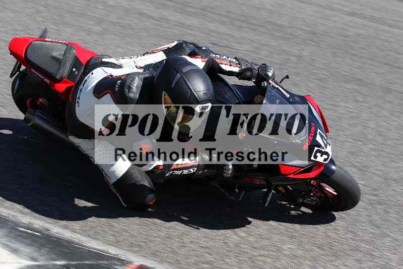 /43 08.08.2025 Discover the Bike ADR/Race 3 rot/34